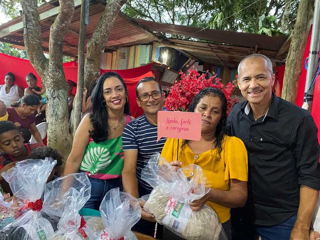 Camacã: Prefeitura homenageia as Mães da Portelinha I através do Projeto Brechó Solidário.
